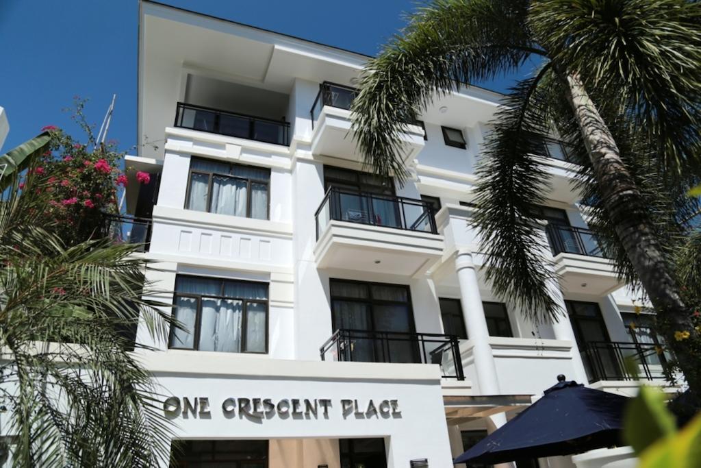 One Crescent Place Hotel Balabag  Екстер'єр фото