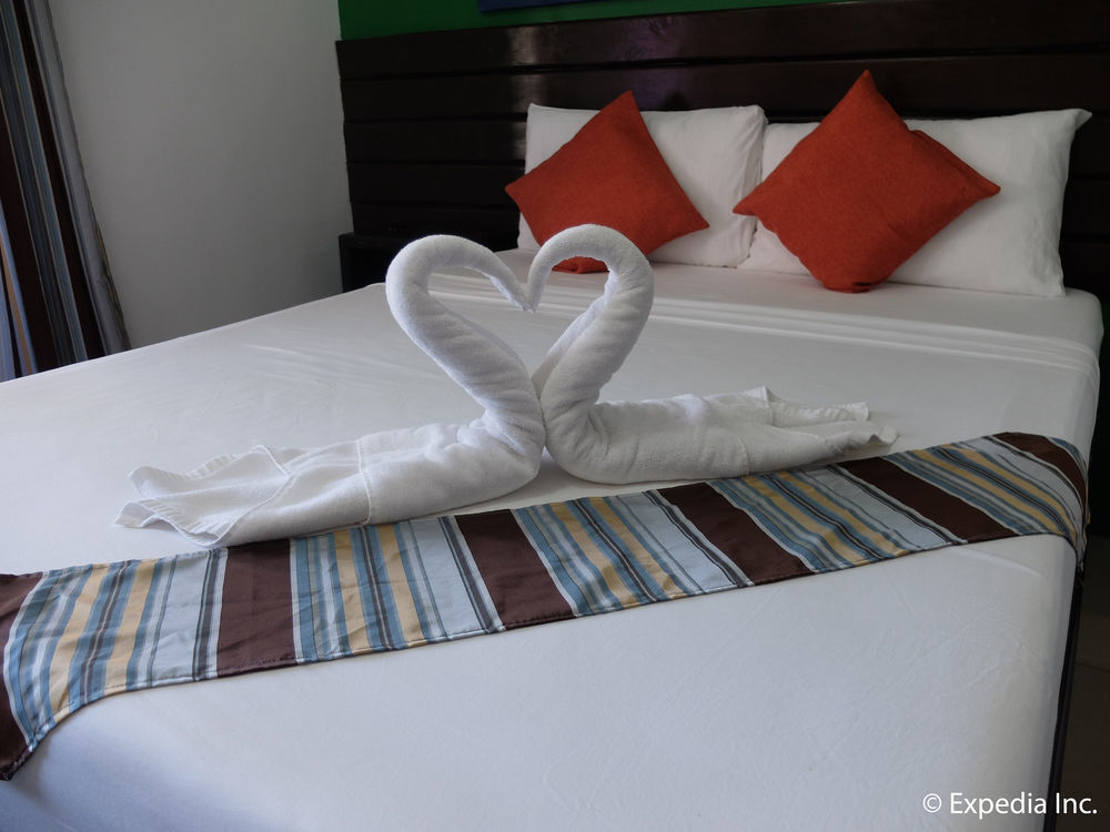 One Crescent Place Hotel Balabag  Екстер'єр фото