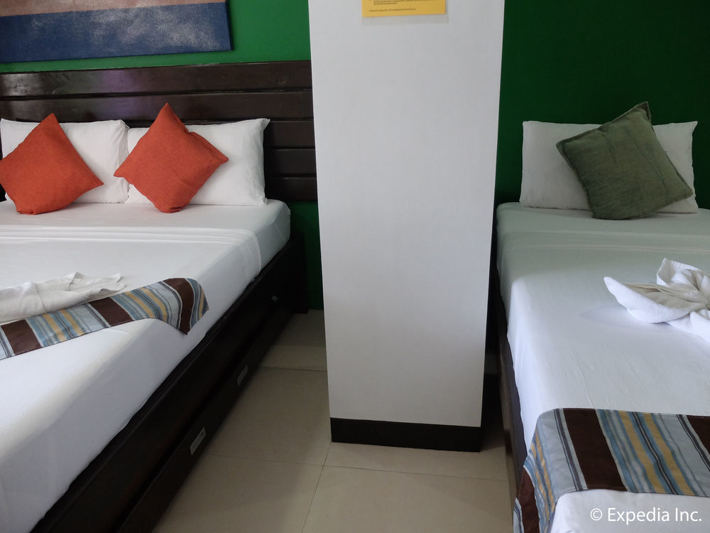 One Crescent Place Hotel Balabag  Екстер'єр фото