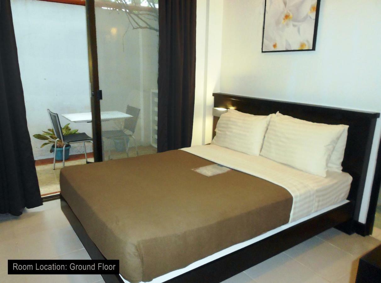 One Crescent Place Hotel Balabag  Екстер'єр фото