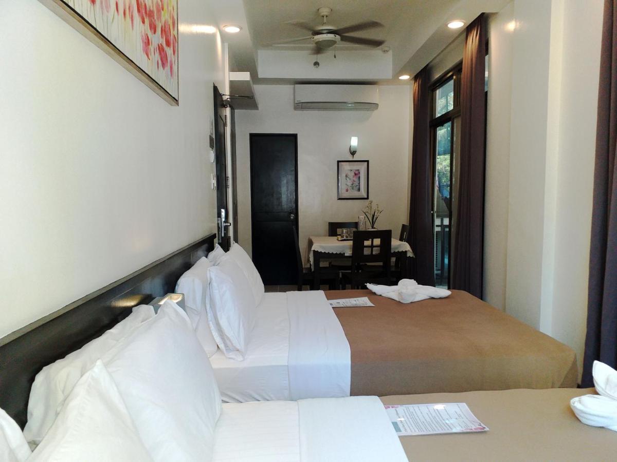 One Crescent Place Hotel Balabag  Екстер'єр фото